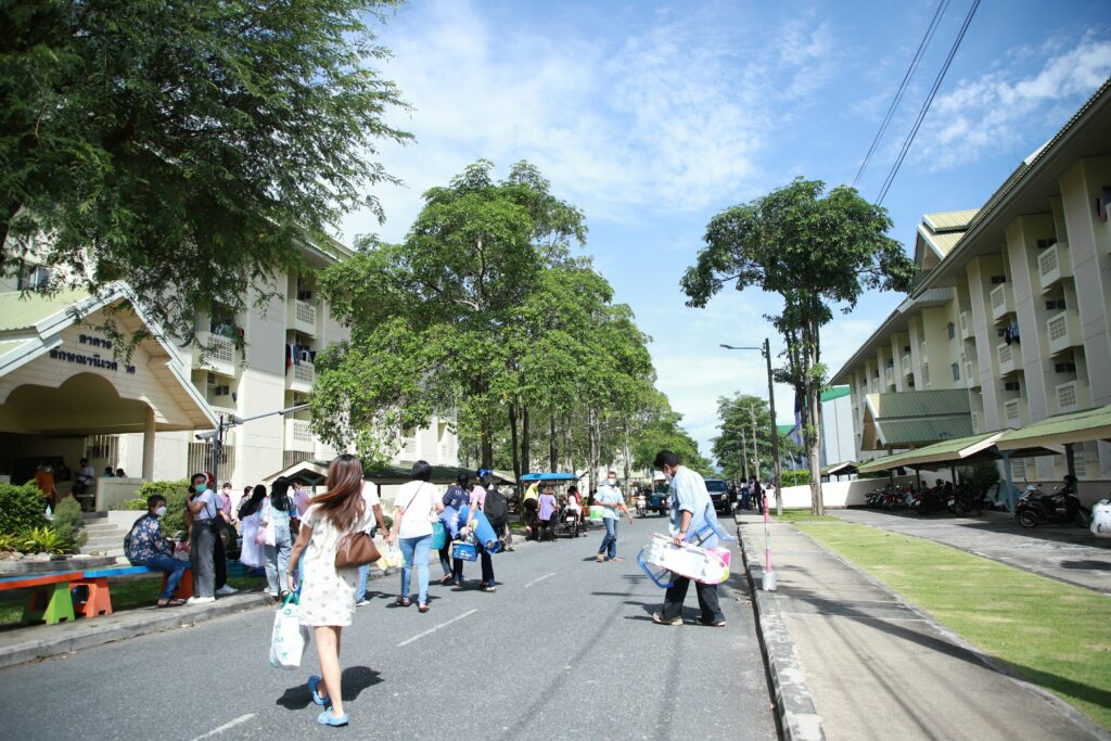 นักศึกษาใหม่ เข้าหอพัก