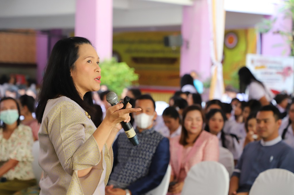 บรรยายพิเศษ Digital Disruption