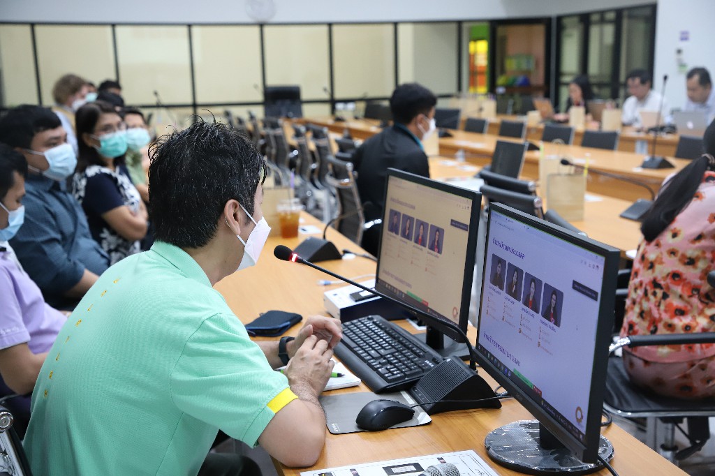 ศูนย์บริการการศึกษาสัญจร พบสำนักวิชา