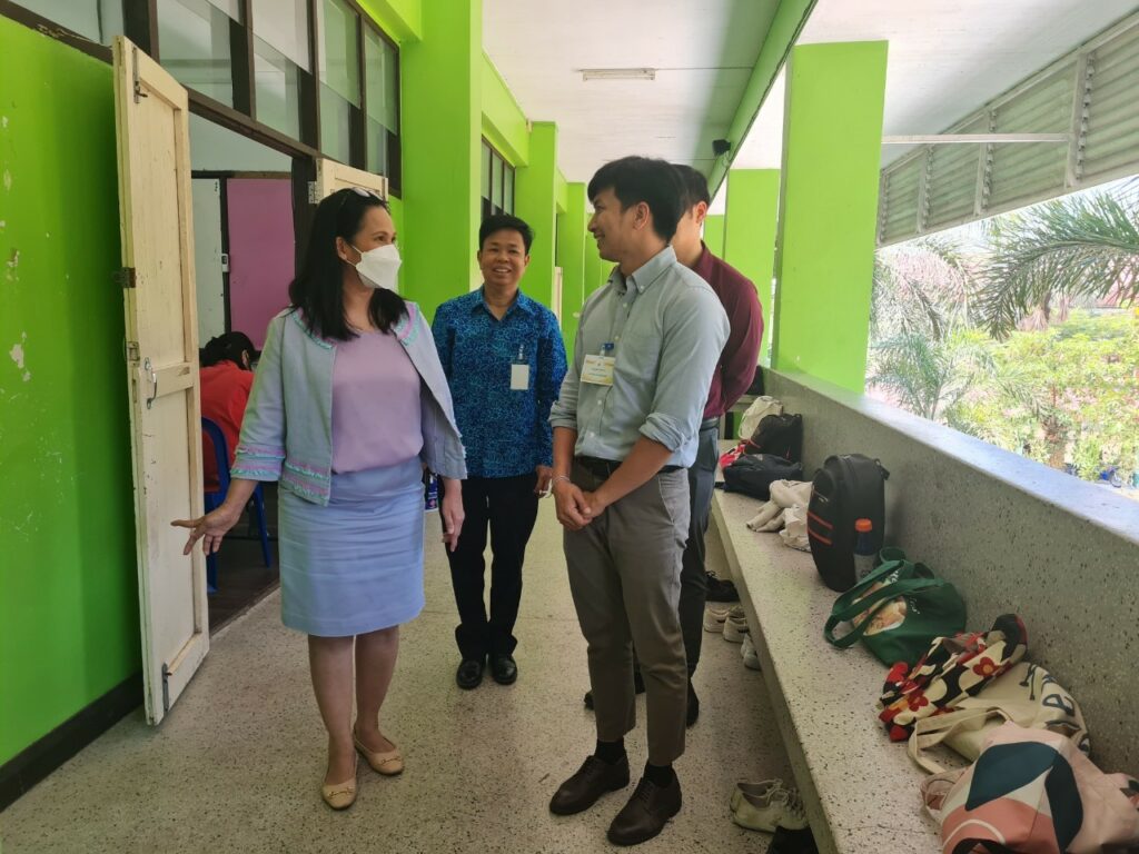 ตรวจเยี่ยมสนามสอบ