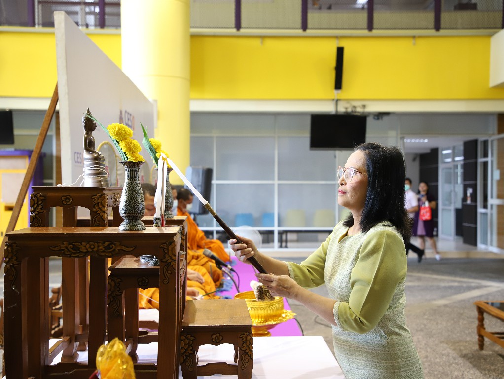 ศูนย์บริการการศึกษา ม.วลัยลักษณ์ จัดพิธีทำบุญเลี้ยงพระ เพื่อความเป็นสิริมงคลแก่หน่วยงานและเจ้าหน้าที่